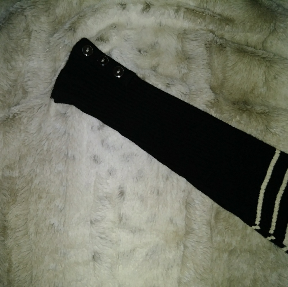 Striped sweaters - Picture 2 of 5